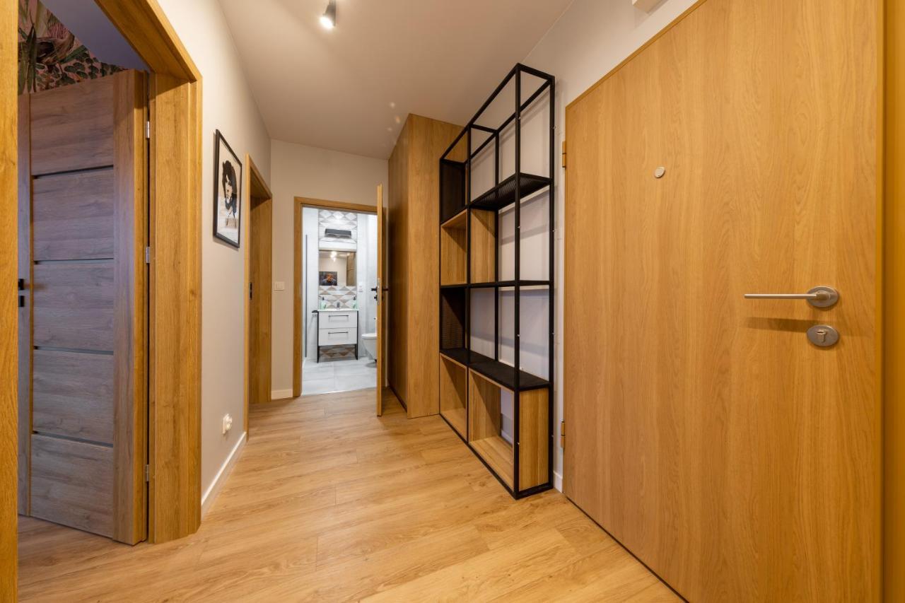 Apartament Luxury Two-Bedroom Бялисток Екстериор снимка