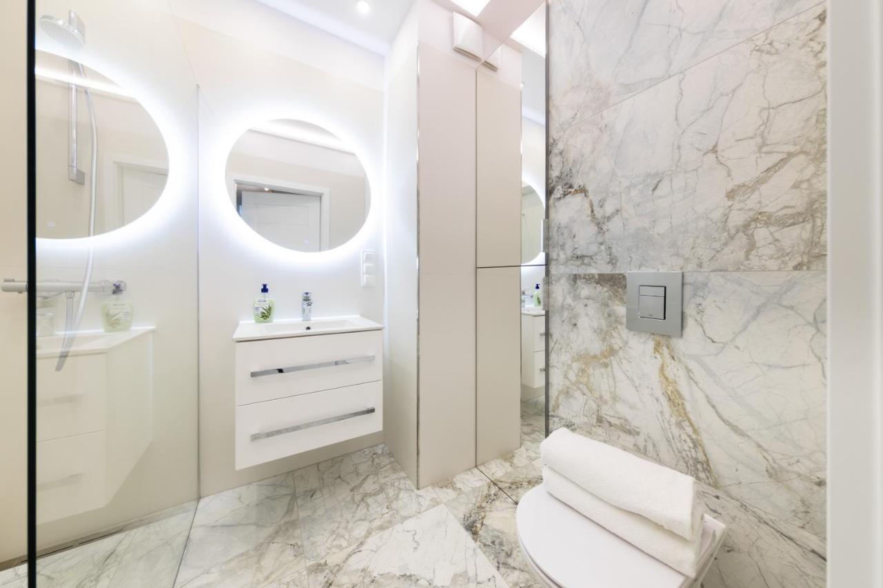 Apartament Luxury Two-Bedroom Бялисток Екстериор снимка