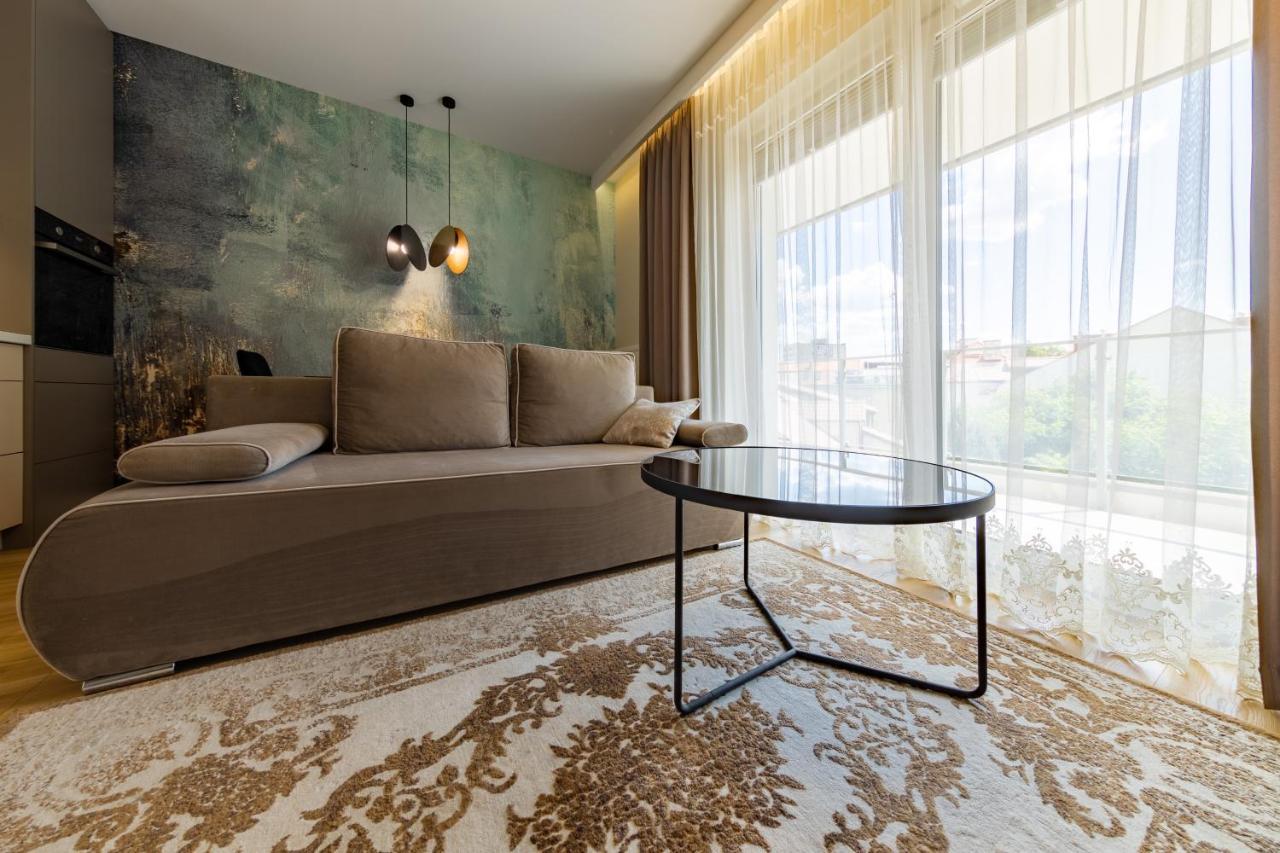 Apartament Luxury Two-Bedroom Бялисток Екстериор снимка